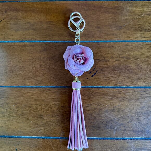 NEW Leather Camellia Rose and Tassel Keychain - Pink Floral Bag Charm - Picture 1 of 4